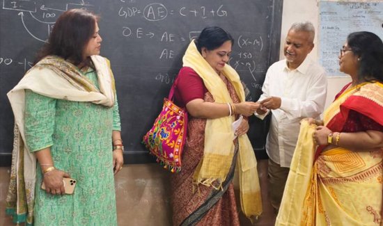 ভিক্টোরিয়া ইনস্টিটিউশনে (সেকেন্ডারী) অঙ্কুরে রবি post thumbnail image